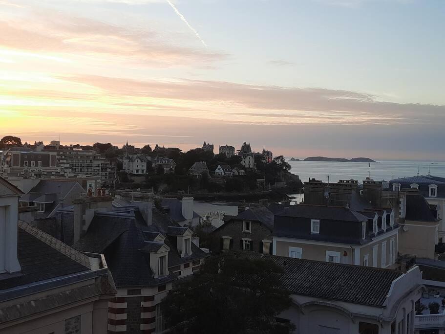Le Jacaranda-A 2 Min De La Plage, Hyper Centre De Dinard, Vue Mer De La Fenetre Dış mekan fotoğraf