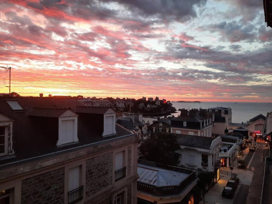 Le Jacaranda-A 2 Min De La Plage, Hyper Centre De Dinard, Vue Mer De La Fenetre Dış mekan fotoğraf